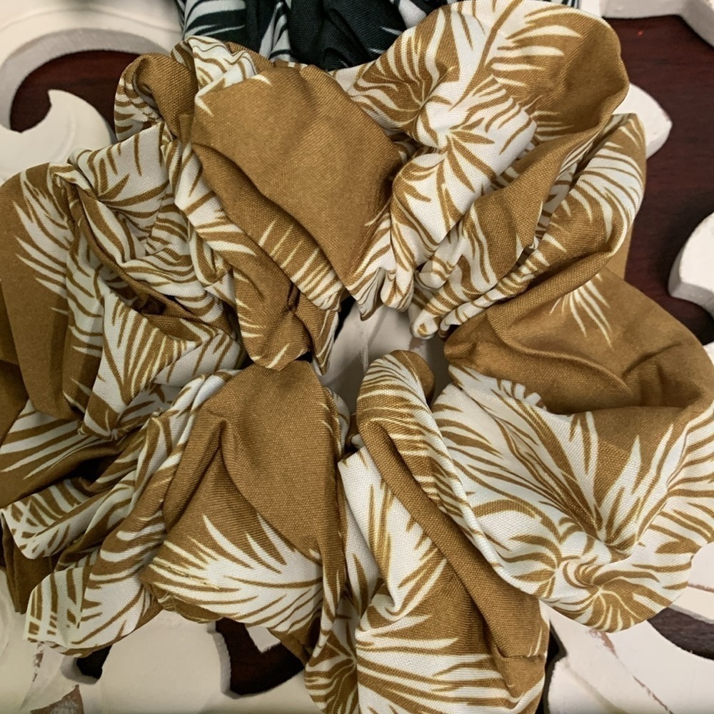 Bundle of 3 Oversized Elastic Scrunchies Burgundy, Black, Mustard Yellow NIB - Picture 6 of 8